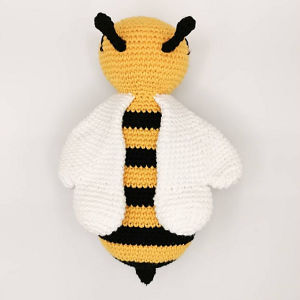 Lily the Bee, abeille au crochet