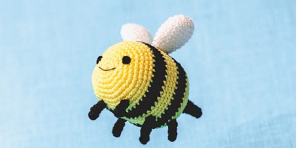 abeille-crochet-en-tete